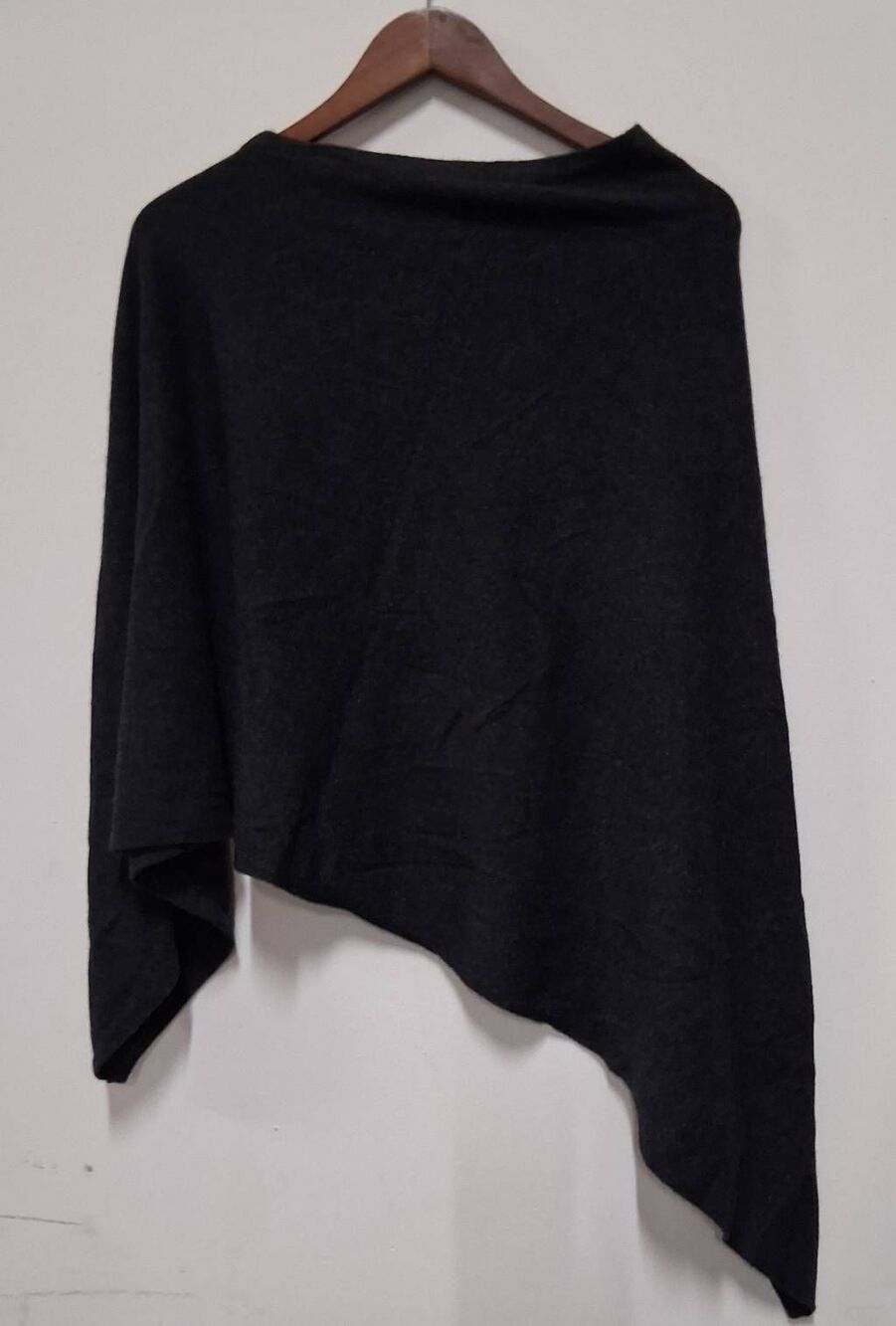 Womens medium soft wool cashmere poncho gray sweater one size soft texture